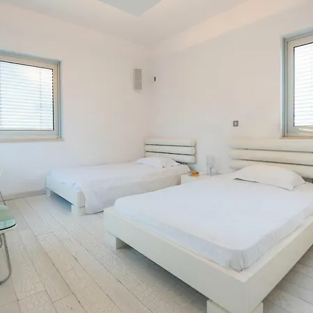 Katerina House